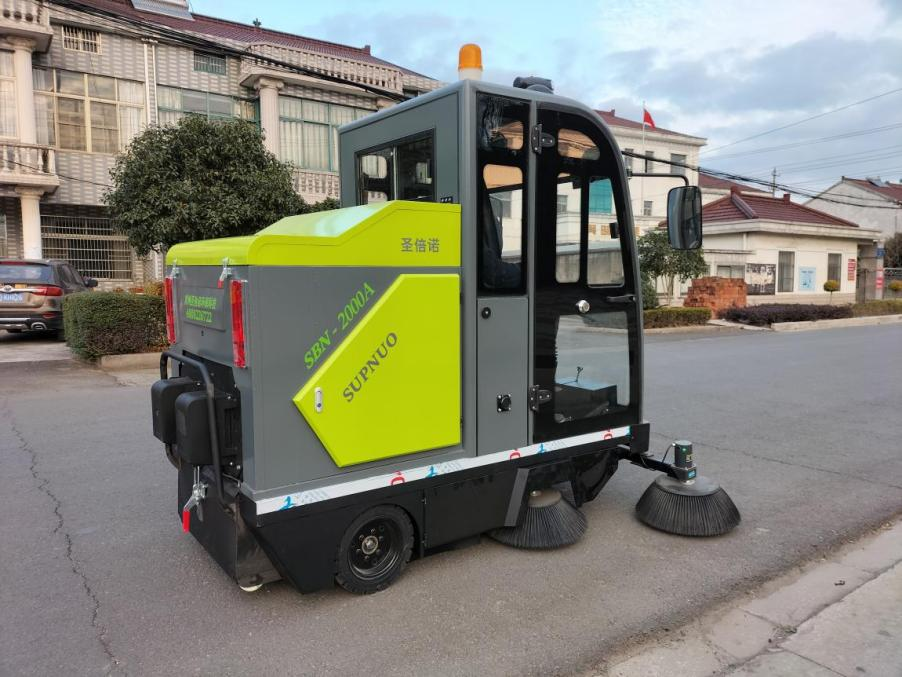 玉溪龙建清扫车_0